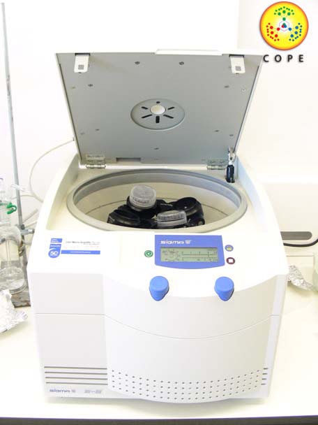 Sigma 2 - 5 centrifuge